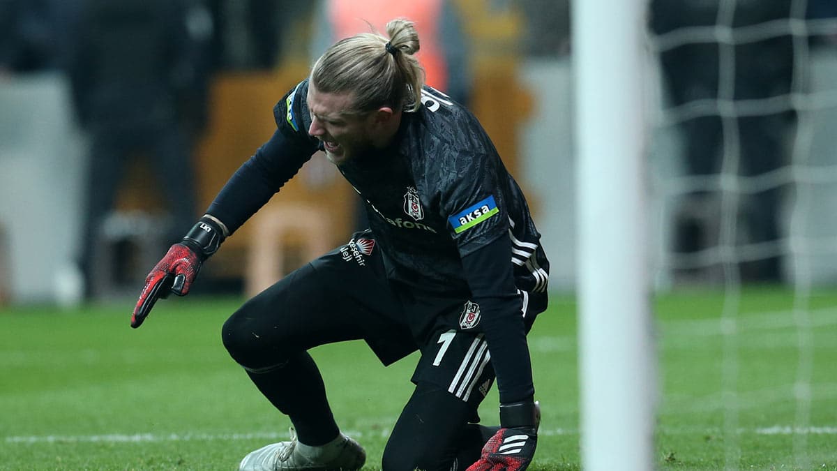 Bonservissiz bir �ekilde Be�ikta�'ta kalmak istiyor
