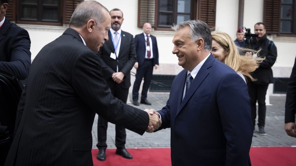 Cumhurbakan Recep Tayyip Erdoan, Macaristan Babakan Viktor Orban ile telefonda grt