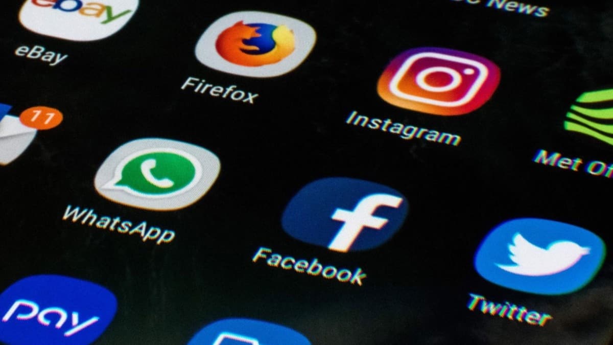Twitter, instagram ve facebook sorunlarna operatrlerden aklama