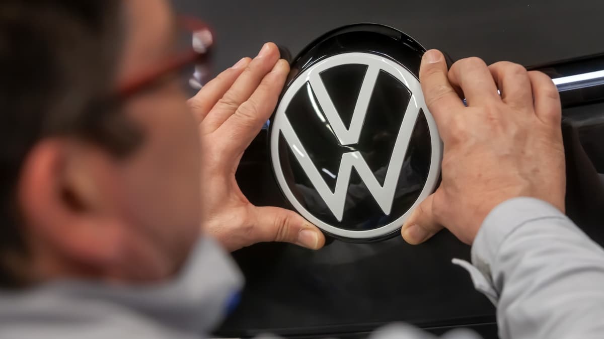 Volkswagen Alman tketicilerle anlat, ''egzoz maniplasyonu'' iin 830 milyon avro deyecek