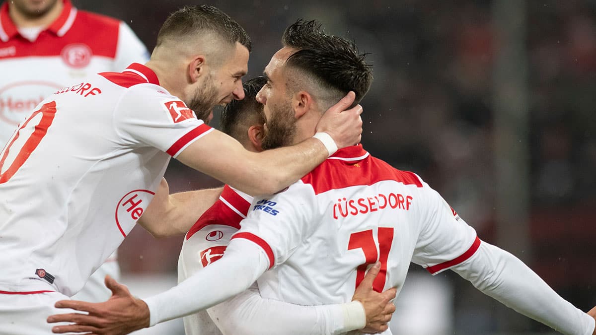 Milli y�ld�z 2 gol att�, tak�m� kaybetti