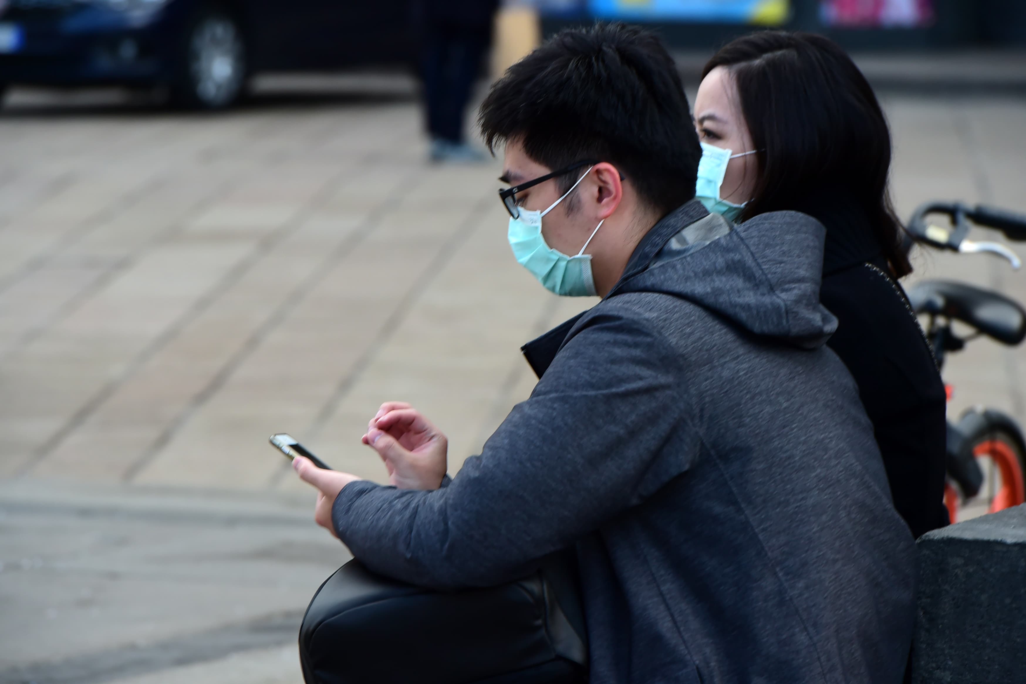 Bilim insanlar�ndan 'maske kullan�m�n� abartmay�n' uyar�s�