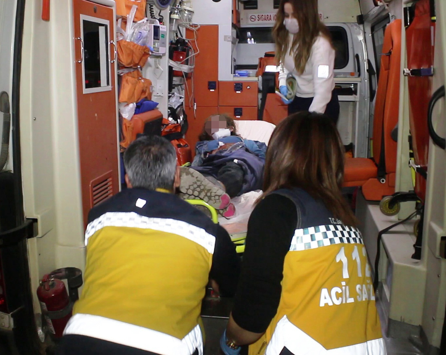 Adana'da b��akl� sald�r�ya u�rayan kad�n yaraland�