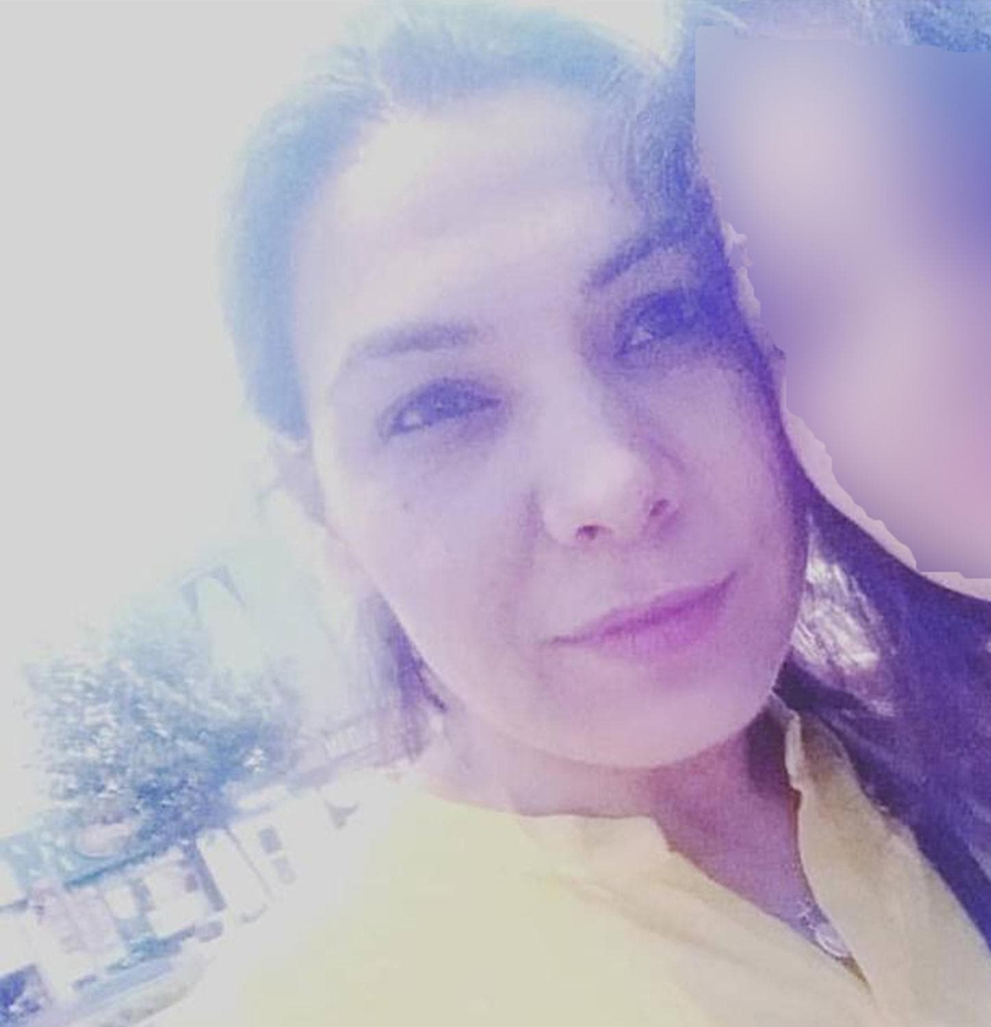 Bir �ocuk annesi e�i taraf�ndan b��aklanarak �ld�r�ld�