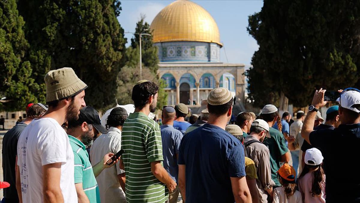 Fanatik Yahudilerden Mescid-i Aksa'ya bask�n