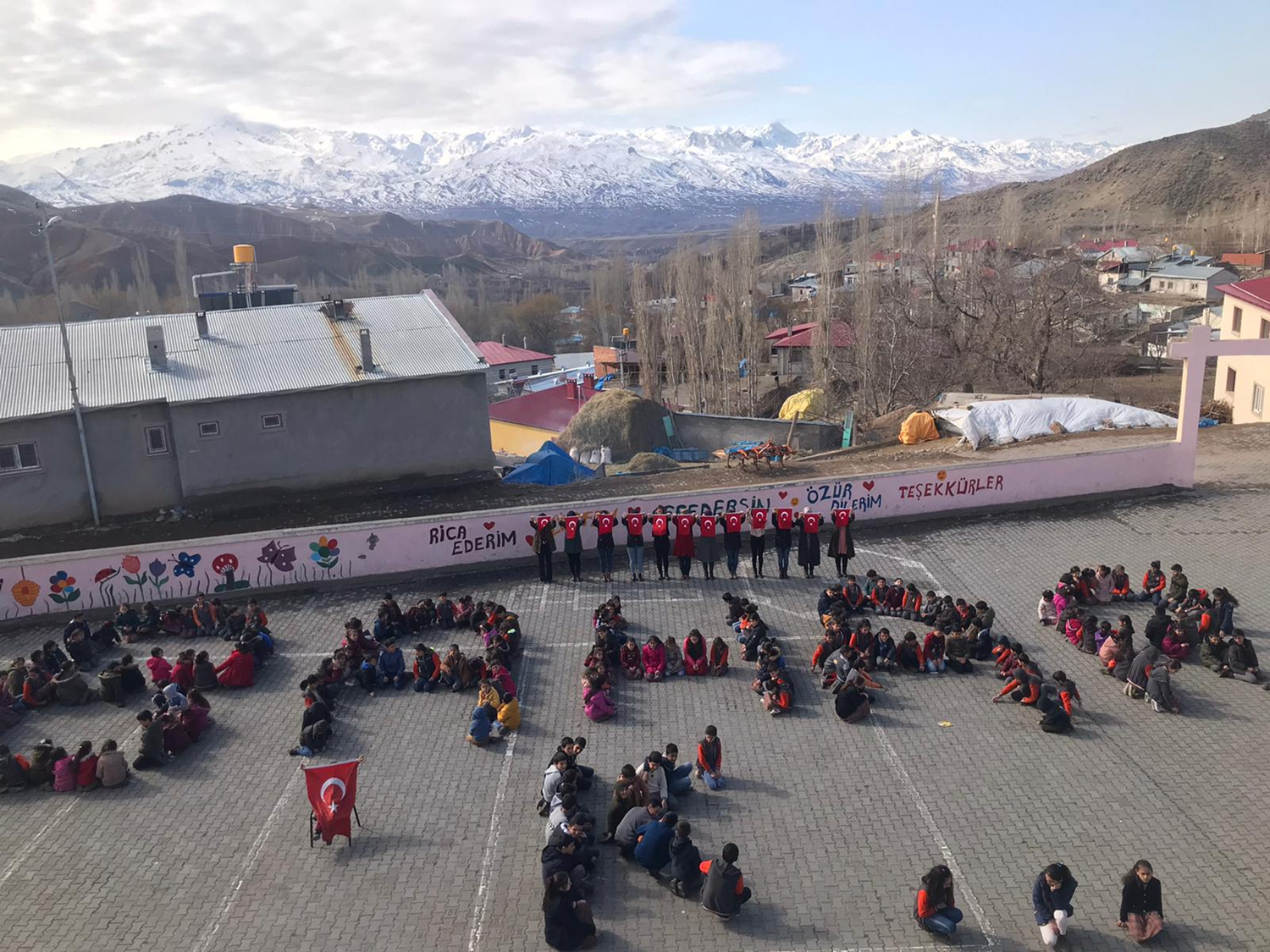 Karsl� miniklerden Mehmet�i�e klipli destek