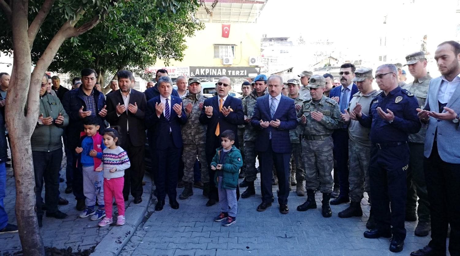 Komandolar dualarla �dlib'e u�urland�