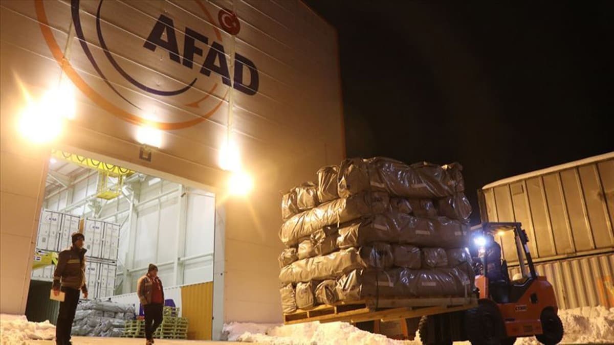 AFAD'n ran'daki depremden etkilenen Van'a gnderdii yardm denei 3 milyon liraya ulat