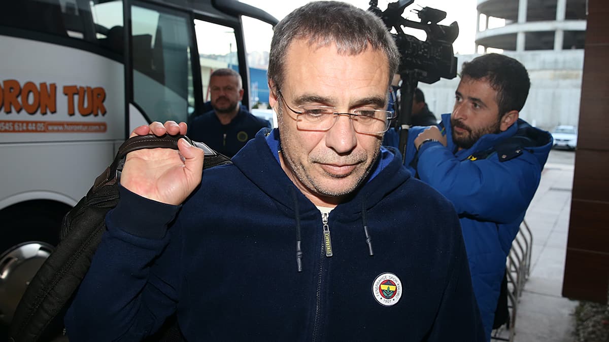Ersun Yanal son ma��nda o 3 ismi yedek oturttu