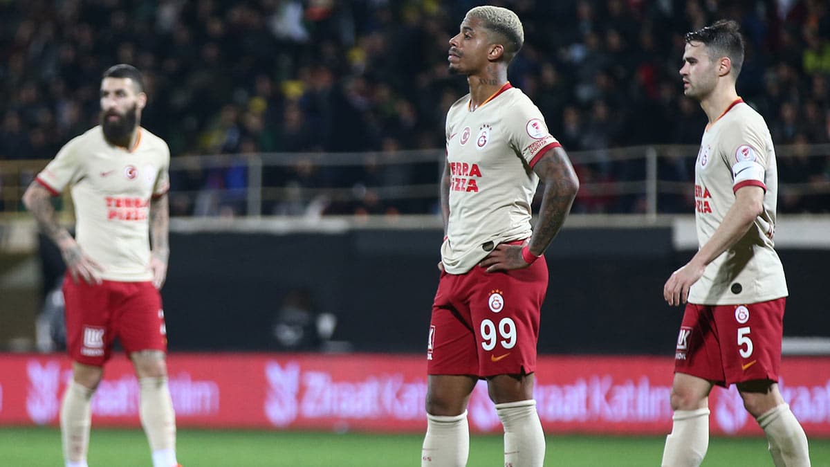 Galatasaray'da kafalar� kurcalayan soru! Lemina d�n�nce ne olacak?