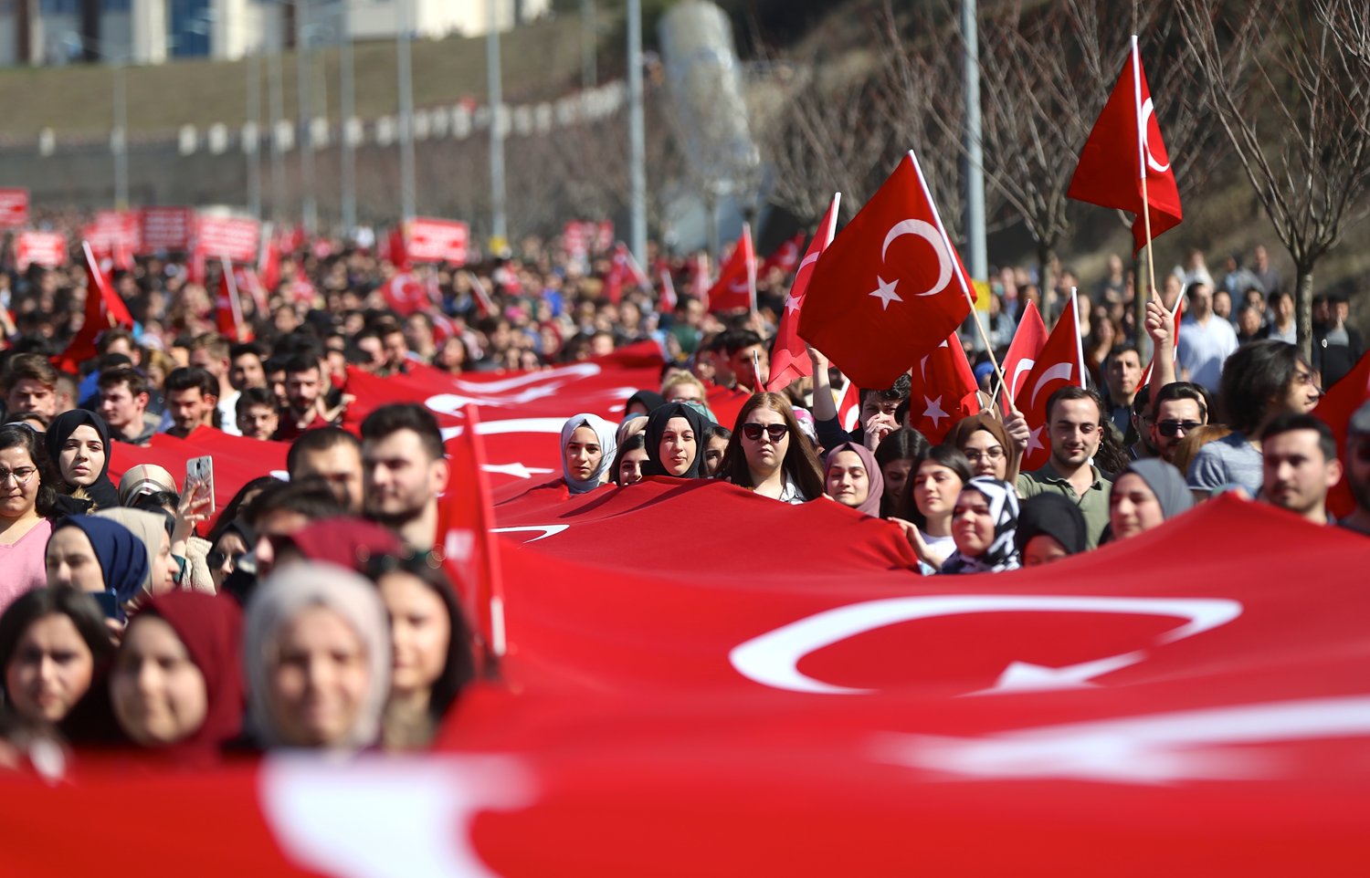 Milyonlar�n y�re�i Mehmet�ik i�in att�!