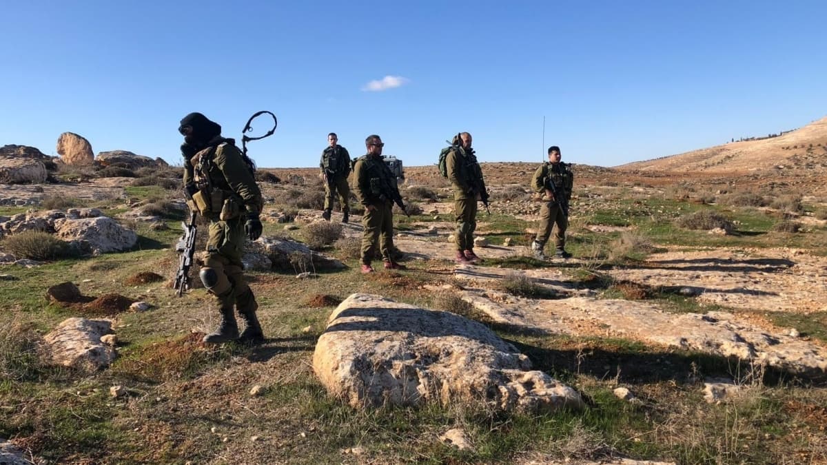 srail, aralarnda Hamas yneticilerinin de bulunduu 15 Filistinliyi gzaltna ald