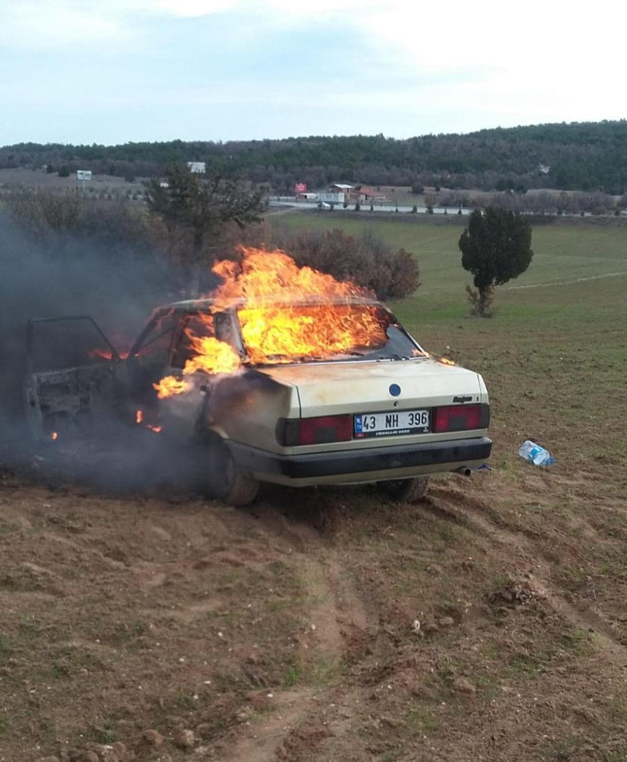 Babas�na k�z�p, otomobili ate� verdi