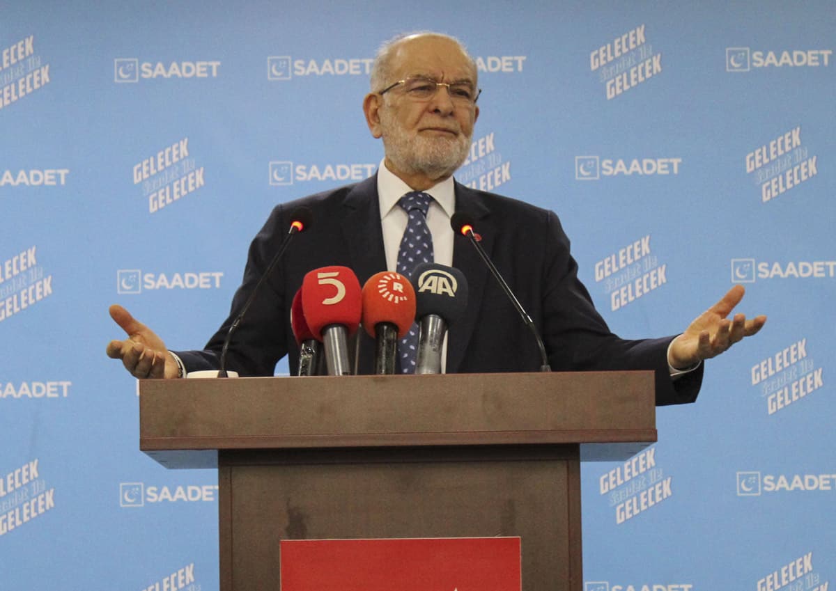 �ki vekilinden biri partiden istifa etti