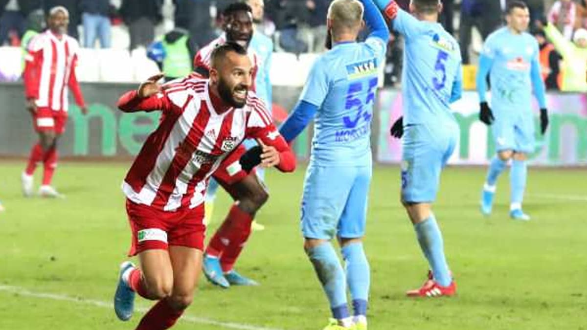 Yasin'den Galatasaray'a g�zda��!