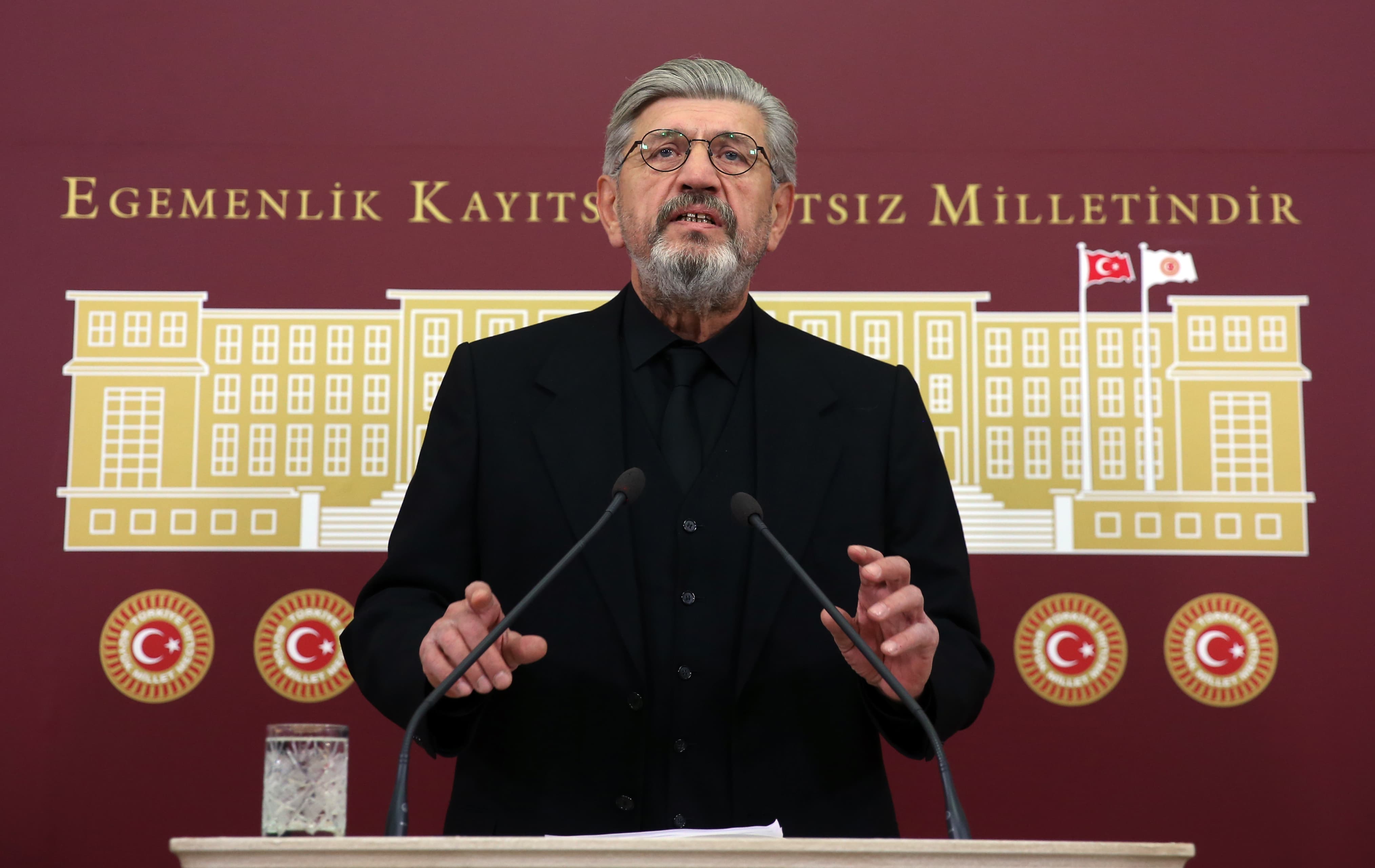 Cihangir �slam, Saadet Partisi'nden neden istifa etti�ini a��klad�