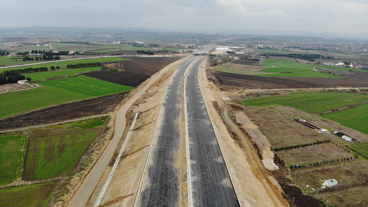 Kuzey Marmara Otoyolu'nun K�nal�-�atalca kesimi a��l�yor