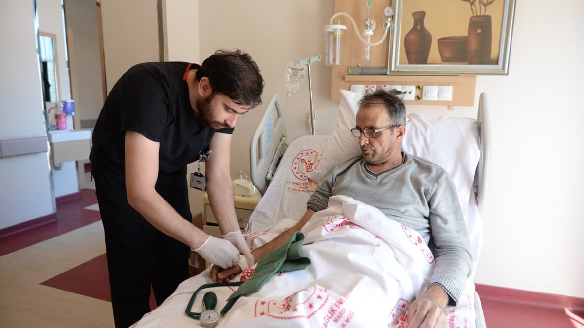 Mesane kanseri hastaya yapay mesane yapld