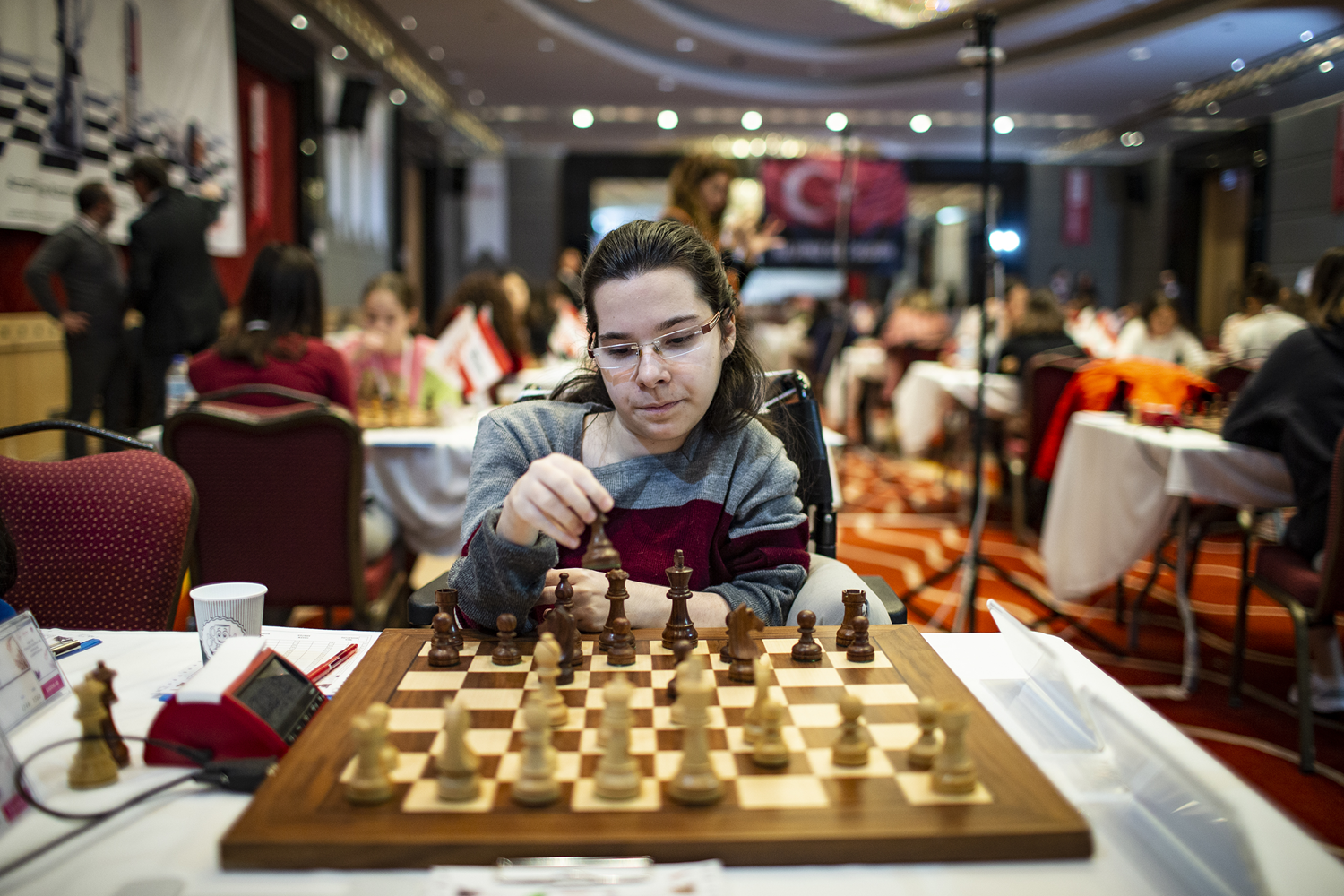 'Engelleri satran� sevgisiyle a�abiliyorum'