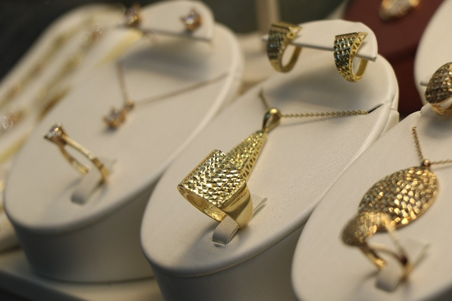 Gram fiyat� 332 TL'yi bulan alt�nda fiyat art��� devam ediyor