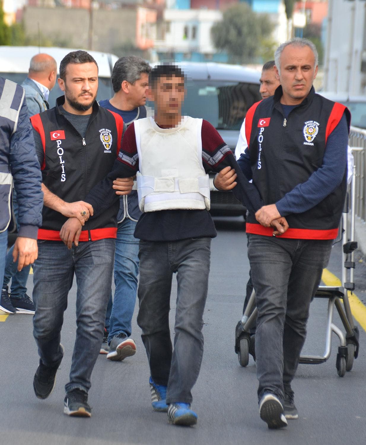17 ya��ndaki katil zanl�s� yakaland�: O �ld�rmeden ben �ld�rd�m