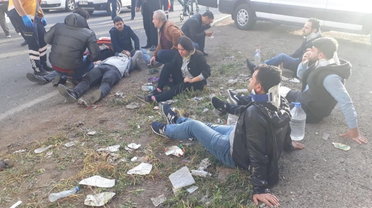 anlurfa'da 2 ii servisi arpt: 18 yaral