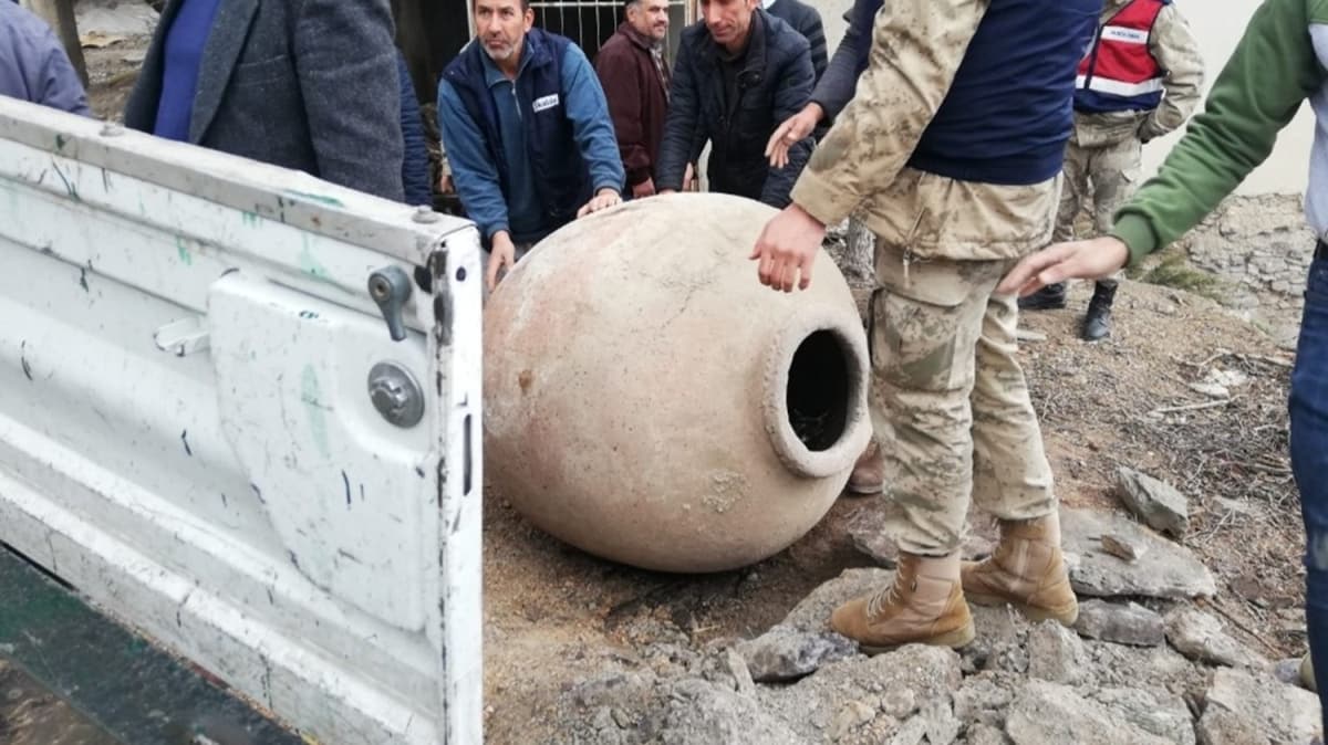 Evin mahzeninden kt! Tam 700 yllk 