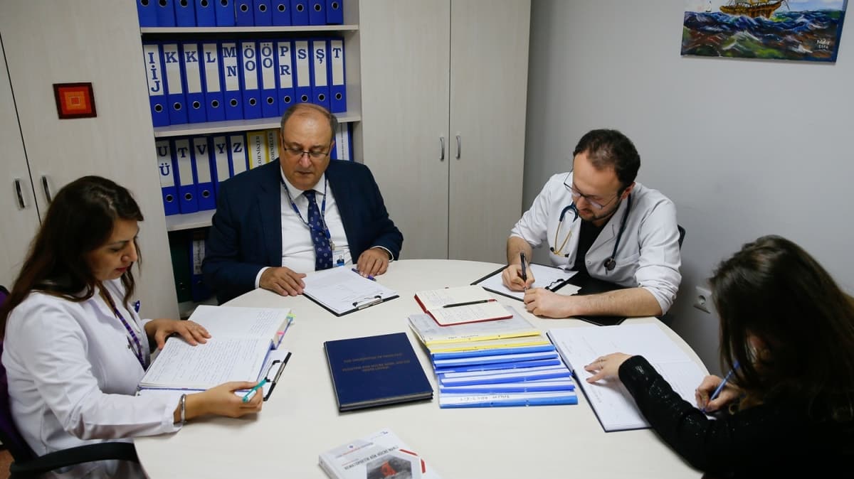 Profesr 42 yla 700 kemik ilii nakli sdrd 