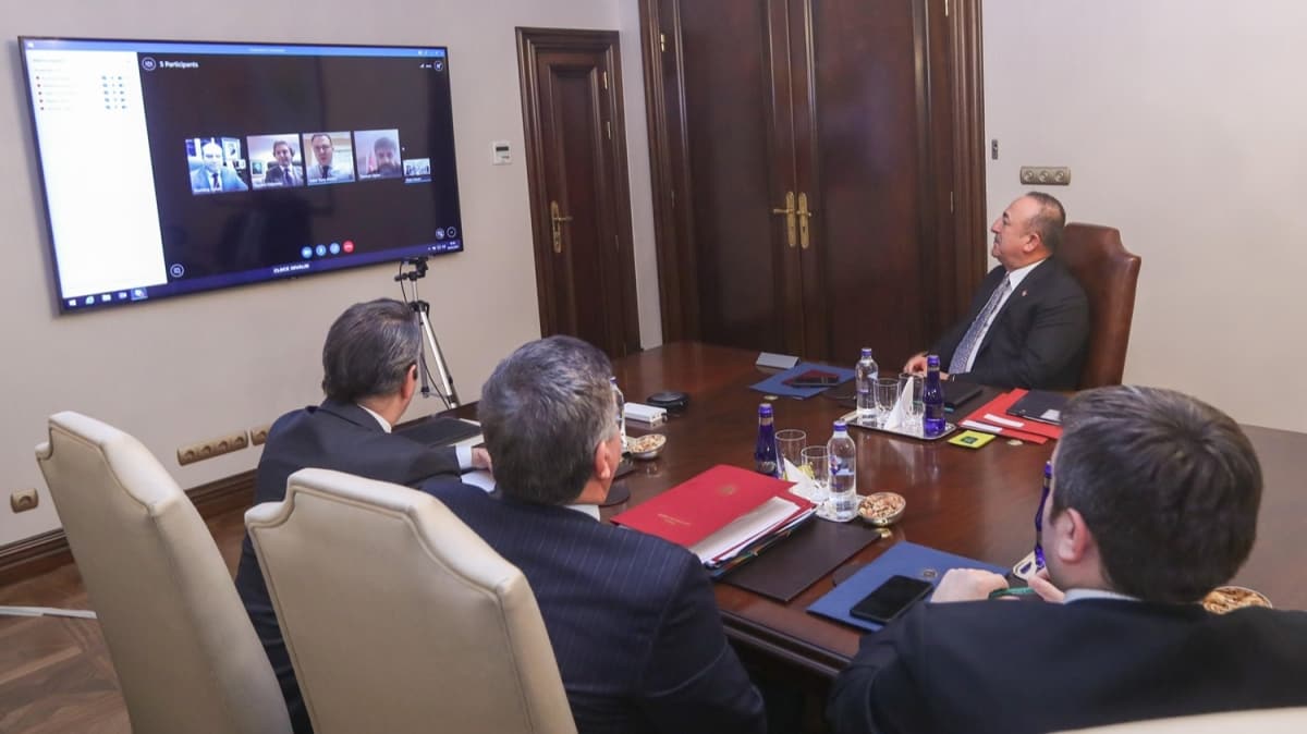 Bakan avuolu bykelilerle Kovid-19 video konferans yapt 