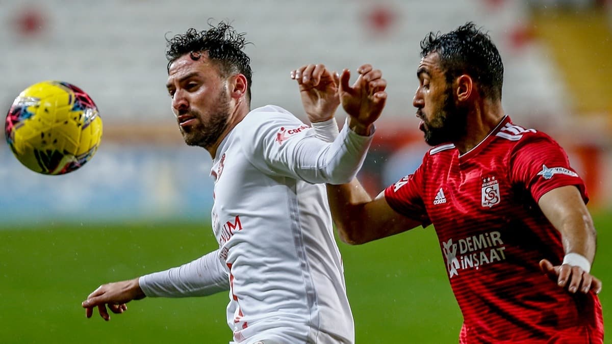 Sivasspor zirve yarnda ar yara ald