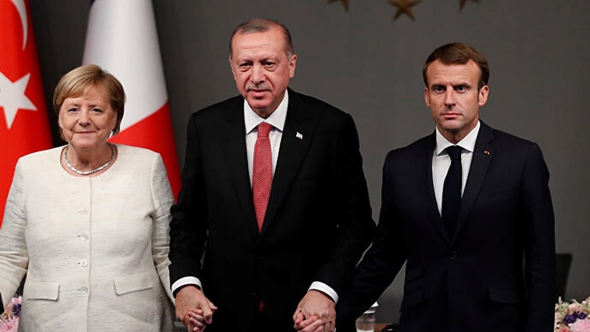 Uzmanlar, Trkiye-Almanya-Fransa Zirvesi'nin dlib ve Libya krizinin zmne katk salayaca grnde