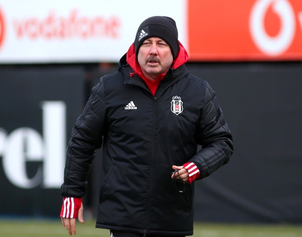 Galatasaray derbisi �ncesi kriz son anda �nlendi