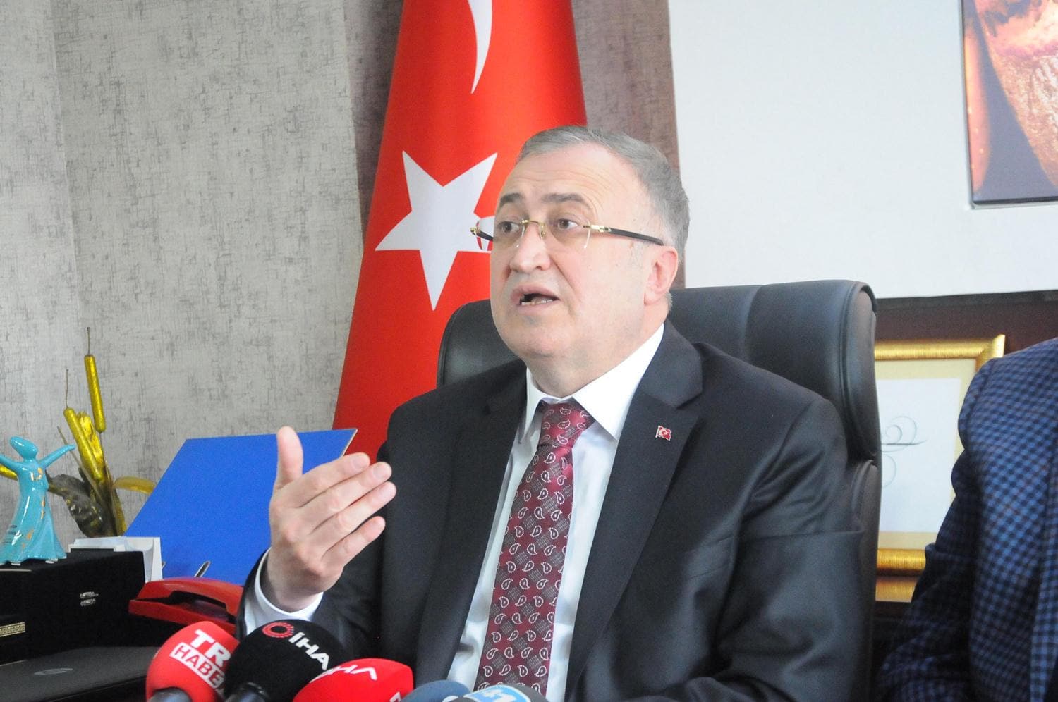 'Vatanda�lar�m�z�n ekmeksiz kalmas� gibi bir durum s�z konusu de�il'