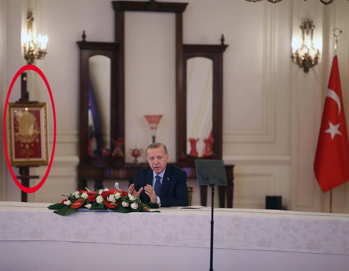 Ba�kan Erdo�an'�n sa��nda ve solunda yer ald�