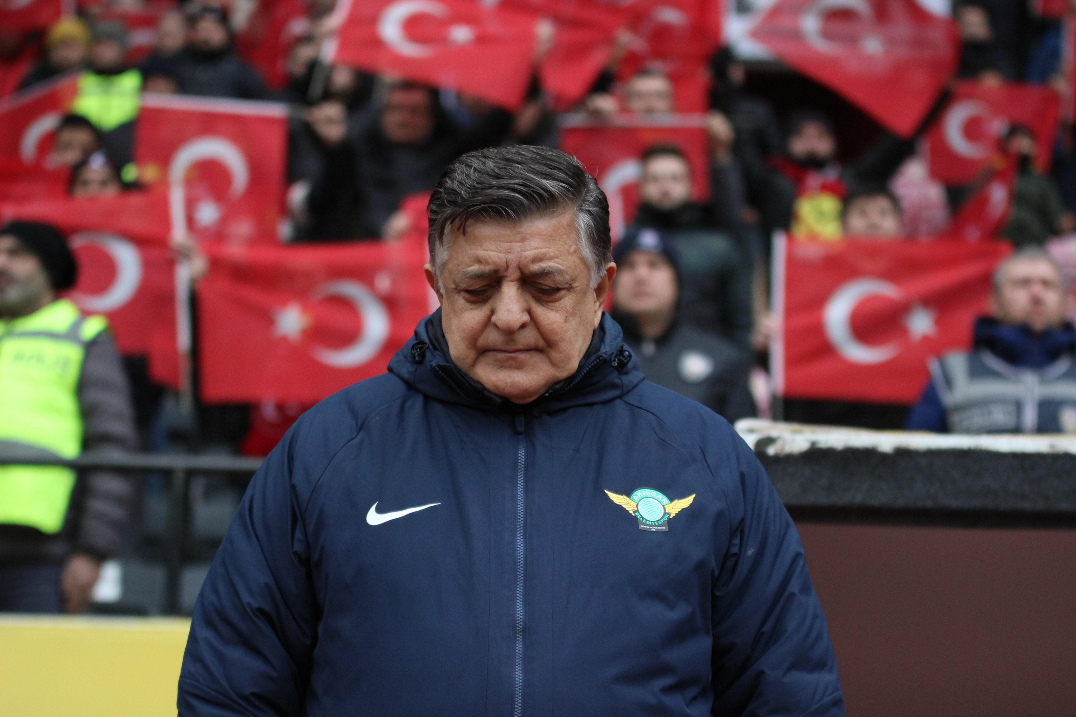 Akhisarspor'da Y�lmaz Vural �nlemi