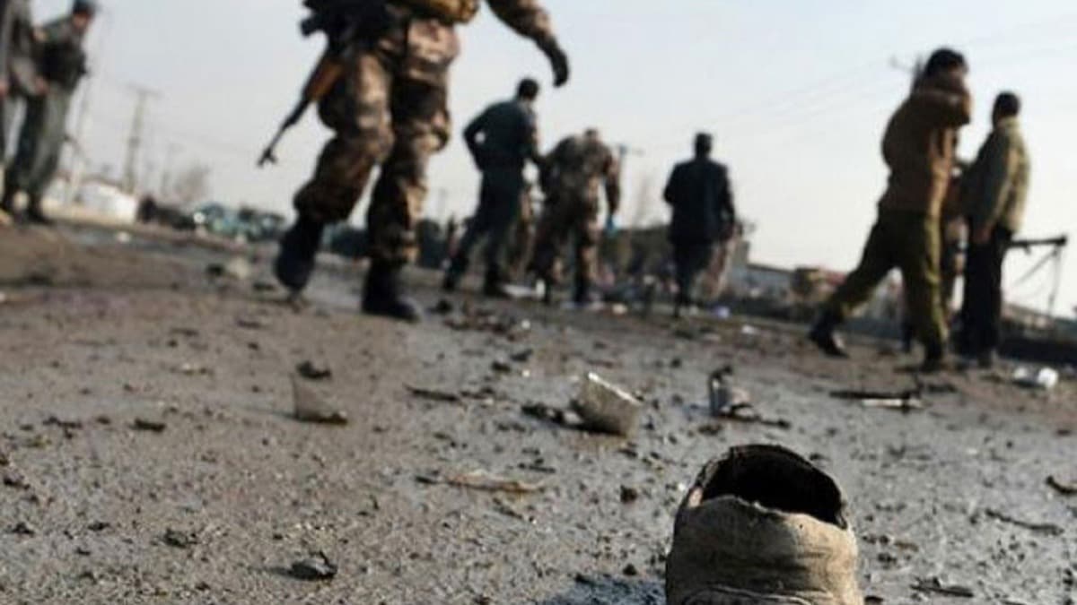 Afganistan'da bombal saldrda 4' polis 5 kii ld 