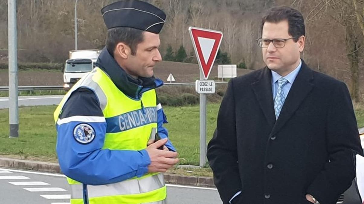 L�bnan as�ll� validen tarihi karar! Fransa'da alkol� yasaklad�