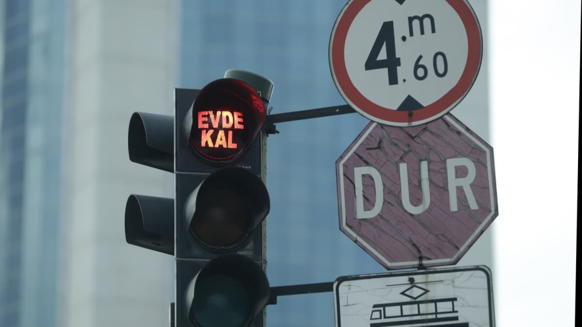 Trafik klar ve led ekranlarla ''Evde kal'' ars 
