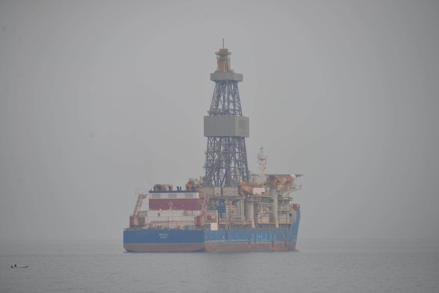 Kanuni sondaj gemisine giri� ve ��k�� yasak