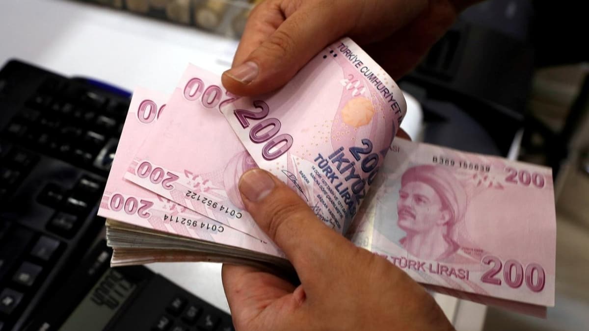 Kart bakasna teslim eden banka yand: 50 bin lira ceza kesildi