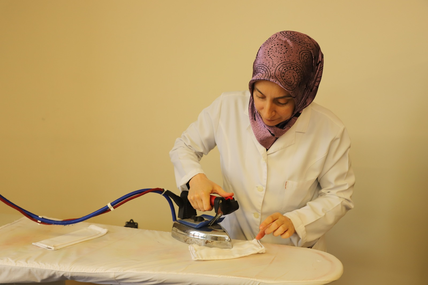 Yar�m as�rd�r misafir ettikleri sakinlerine g�zleri gibi bak�yorlar