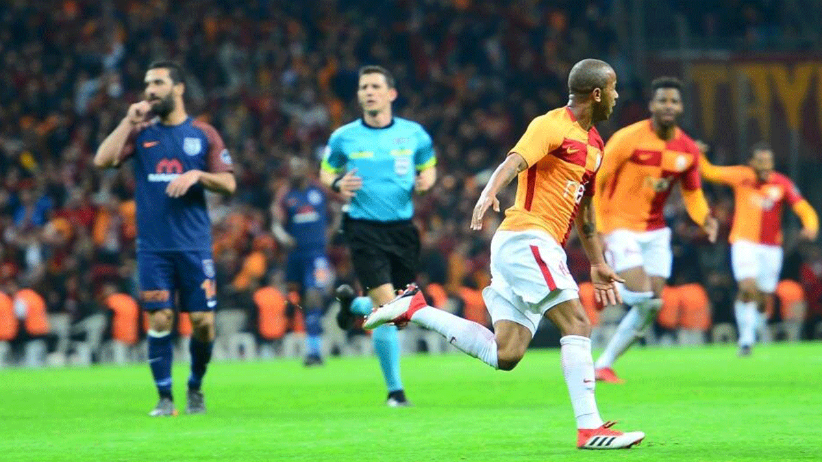 Galatasarayl� oyuncudan fla� iddia: 'Ligler ertelenmeseydi, ma�a ��kmayacakt�k'