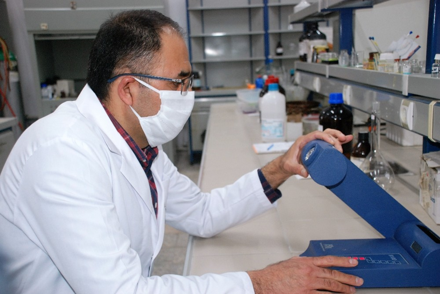 Uzmanlar uyar�yor: Sahte kolonya k�r edebilir