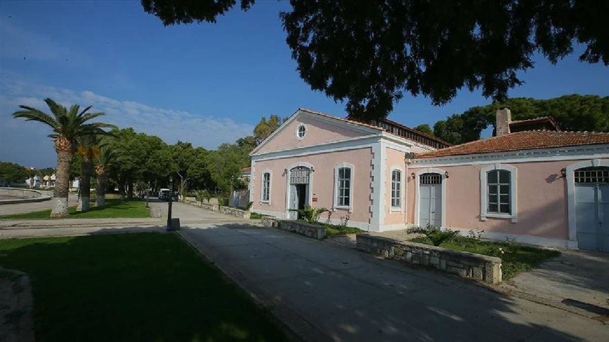 Anadolu'nun sa�l�k kap�s�: Urla Tahaffuzhanesi