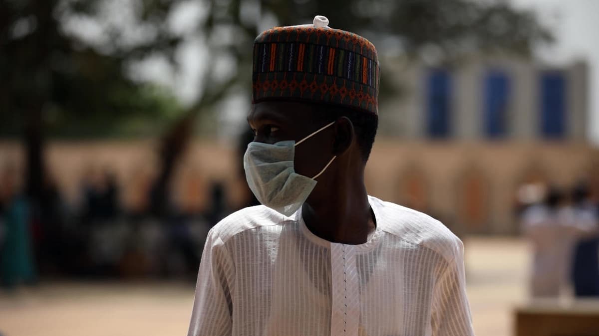 Nijerya'da Kovid-19 nedeniyle bakent ve 2 eyalette sokaa kma yasa