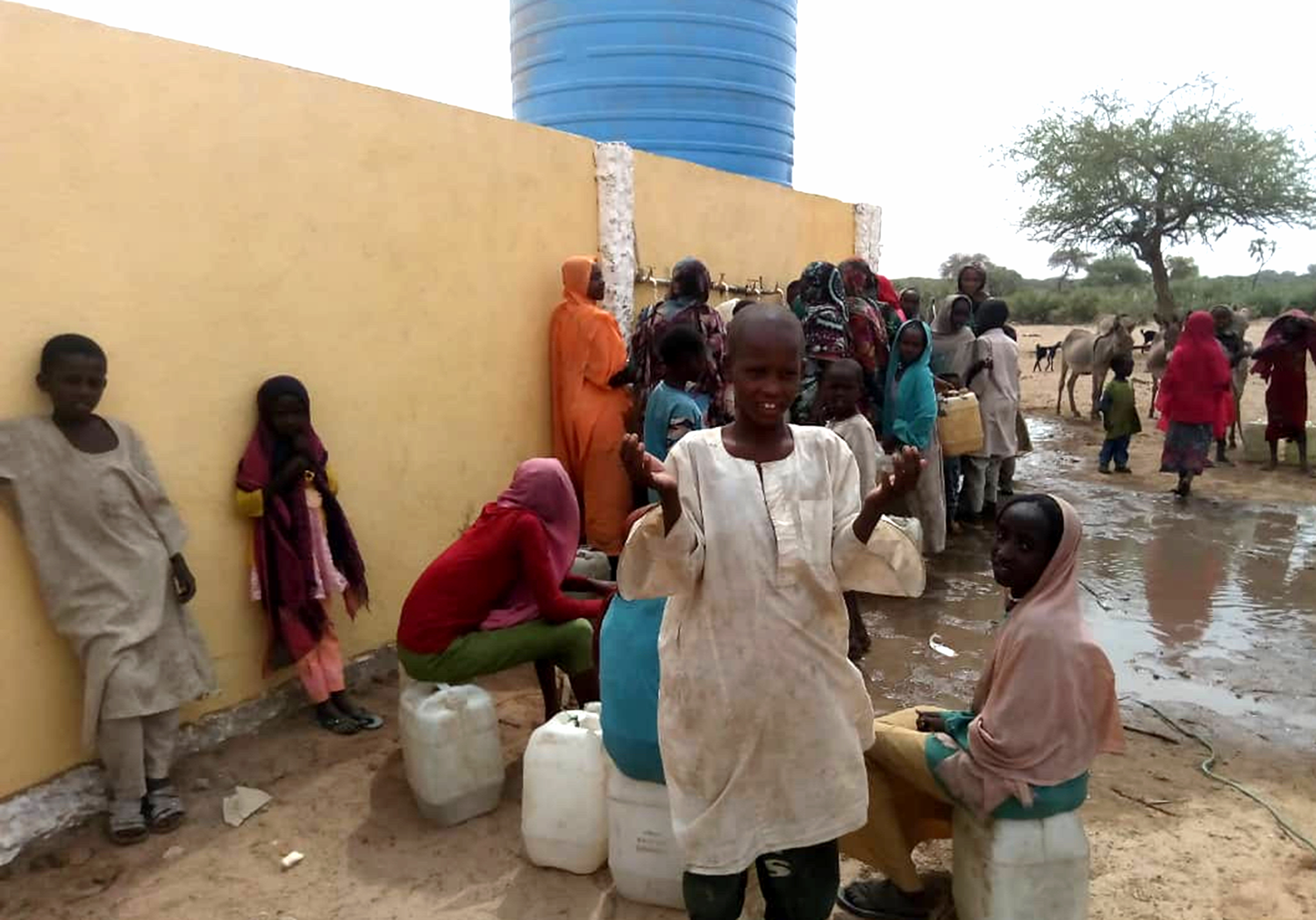 Sudan'da T�rk doktorlar�n deste�iyle su kuyusu a��ld�