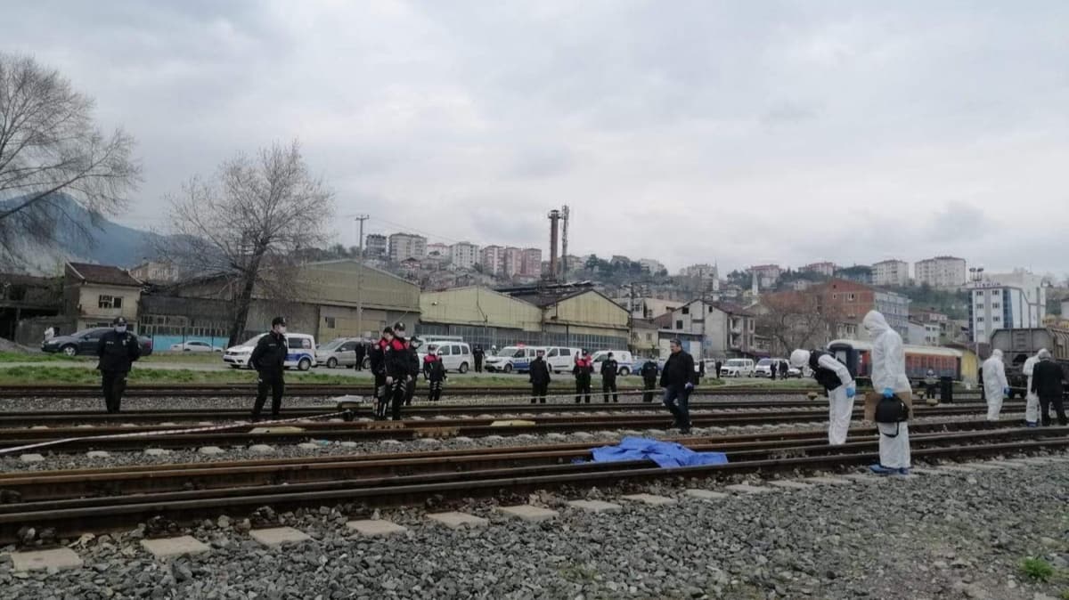 Karabk'te lokomotifin altnda kalan kadn hayatn kaybetti