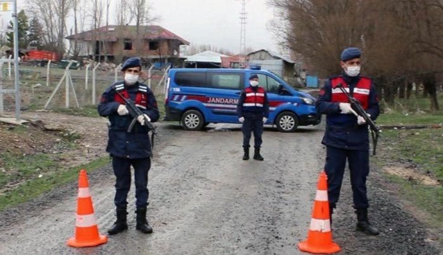 Konya Bey�ehir'de koronavir�s ��phesi: Giri� ��k��lar yasakland�