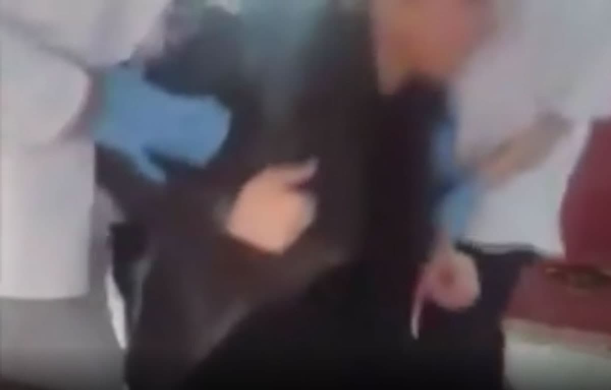 Koronavir�s testi yapt�rmamak i�in doktorlara direndi