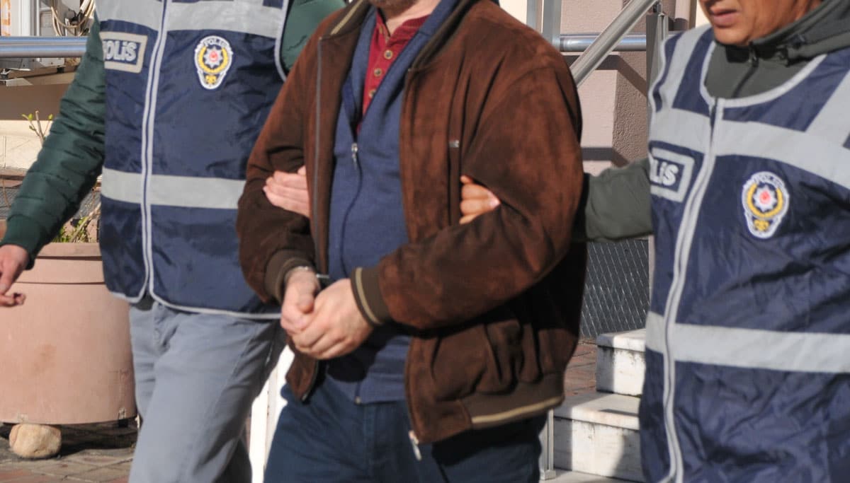 FET soruturmasnda 'Ankara Kuu' adl hesabn kullancs tutukland
